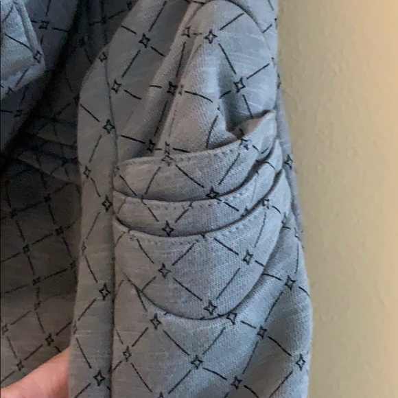 Boys pull over hoodie gray 12M Oshkosh - Picture 4 of 8